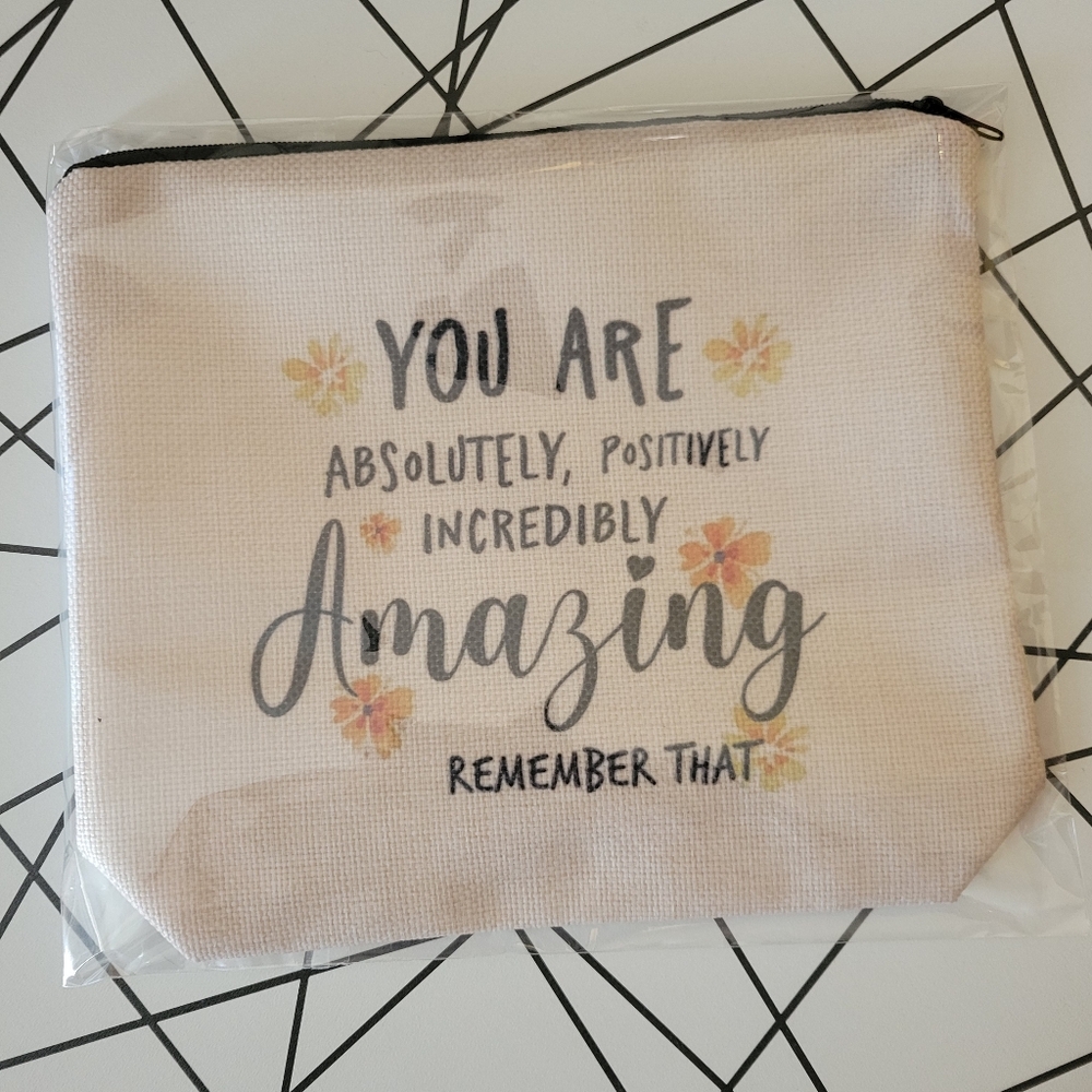 BRAND NEW ☆with the 🏷tags! White Makeup Pouch